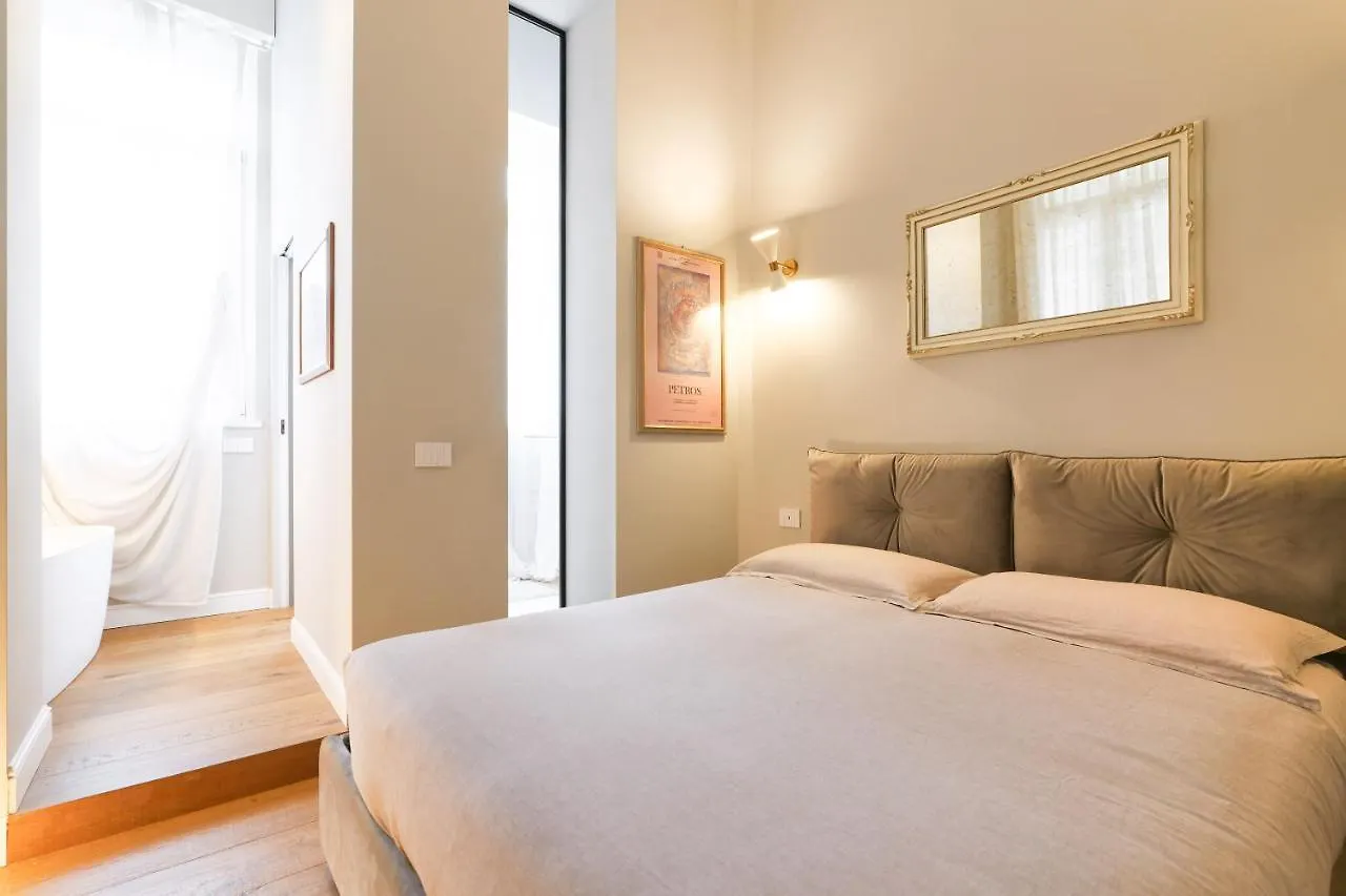 La Chambre Milano Guest House Italy
