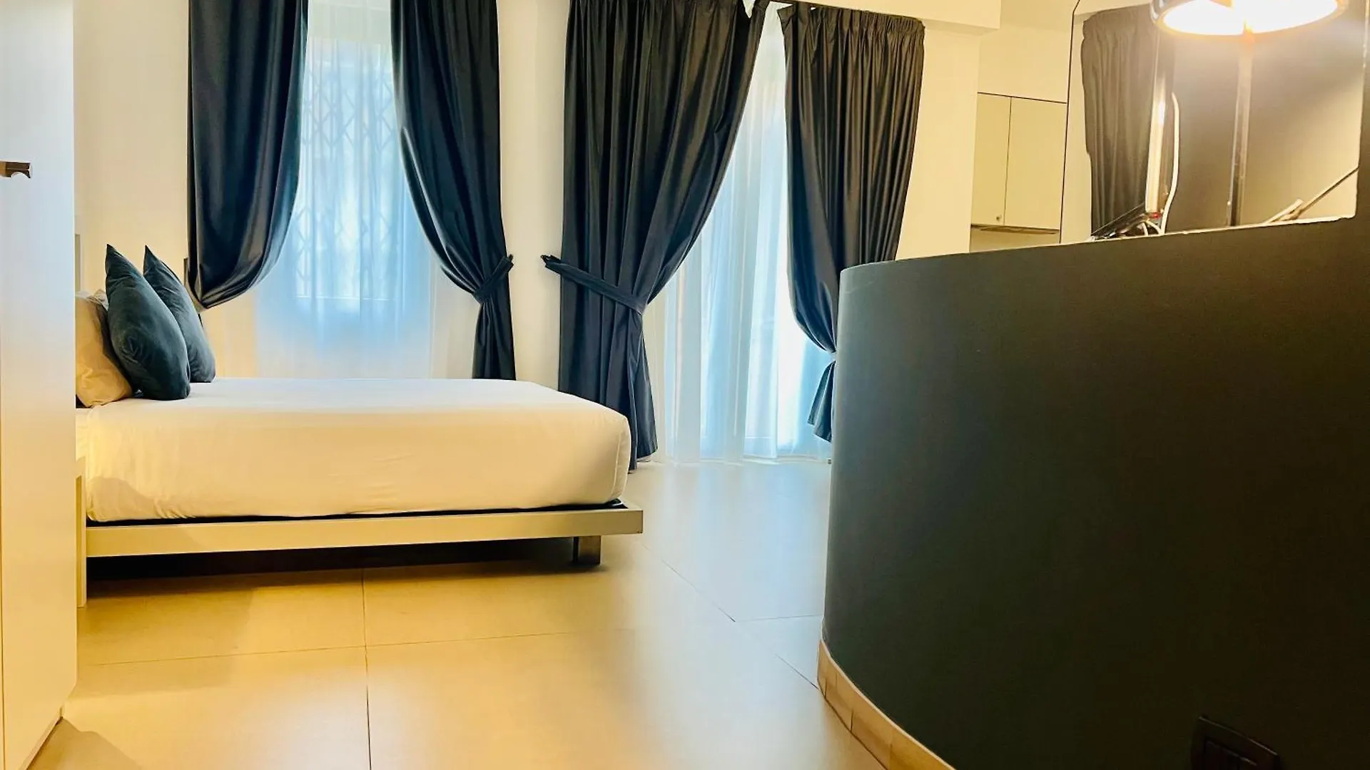 La Chambre Milano Guest House  Milan