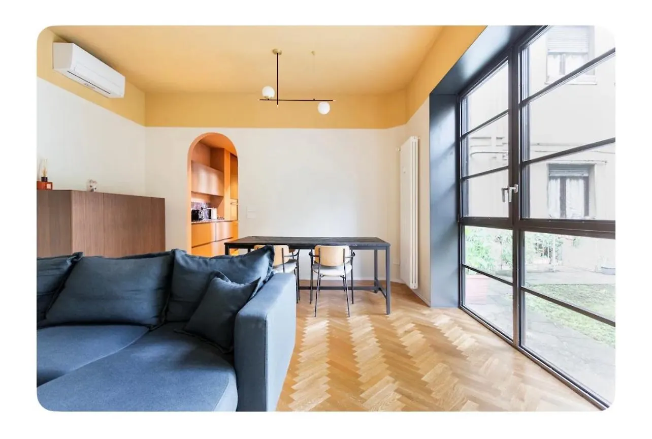***  La Chambre Milano Guest House Italy