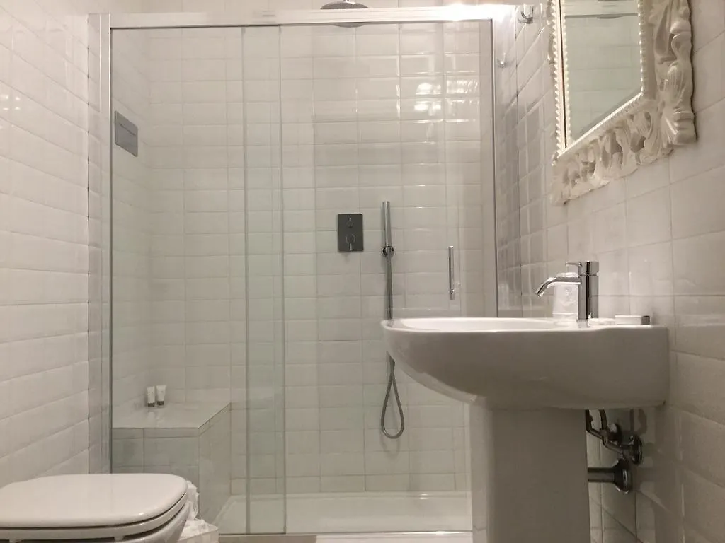 La Chambre Milano Guest House 3*, Milan Italy